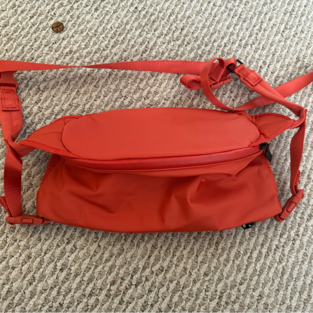 Large Lululemon Fanny pack
